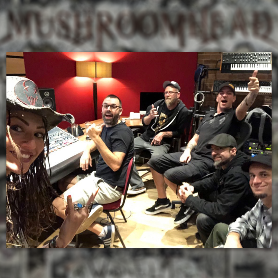 Dark metal act @Mushroomhead have released their new album ‘A Wonderful Life’. Written whilst on tour, it brought the metal visionaries to Abbey Road where they recorded vocals in our Gatehouse studio with Paul Pritchard. 

Take a listen: spoti.fi/2OA4Ofb