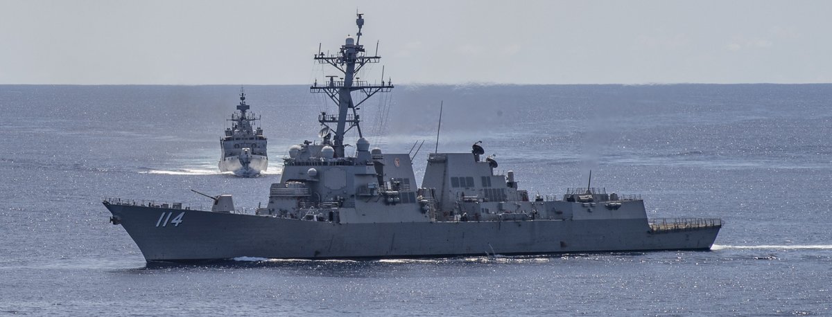 defpostmedia's tweet photo. #USNavy Nimitz Strike Group, #IndianNavy ships conduct cooperative exercises in Indian Ocean. #NimitzCSG #USSNimitz #CVN68 @indiannavy @NimitzNews @USNavy
https://t.co/W1c1OyFKP3 https://t.co/JxS9q27RWi