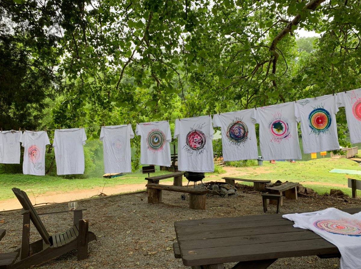 HiddenCreek_'s tweet photo. Scavenger hunt 🍂 &amp; spin art fun 🌀👕🎨!
What is your favorite Hidden Creek #camping activity?? https://t.co/gQJdG4Oq3e