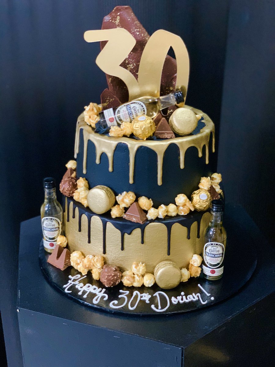 LRiliece_Events's tweet photo. Dirty Thirty.... Hapoy 30th Birthday Dorian! 
#dirtythirty #thirtiethbirthday #blackandgolddecor #balloongarland #chiarabackdrop #blackbackdrop #blackpedestals #30thbirthdayparty #eventrentals https://t.co/q7VPMq5Paf