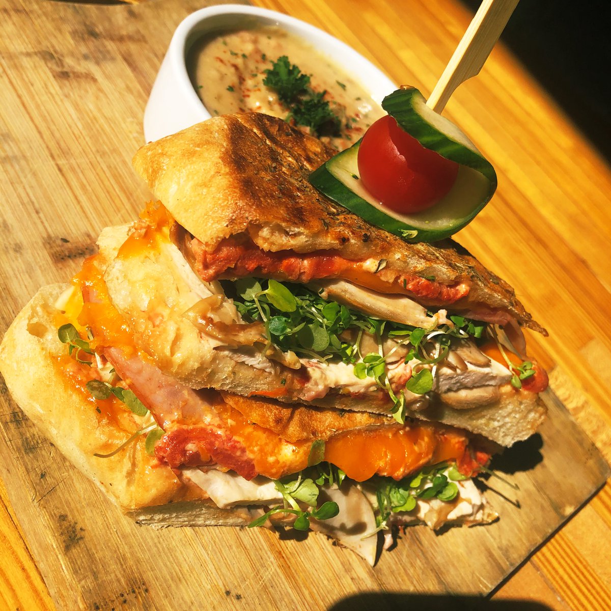 Dan McLeod tweet media