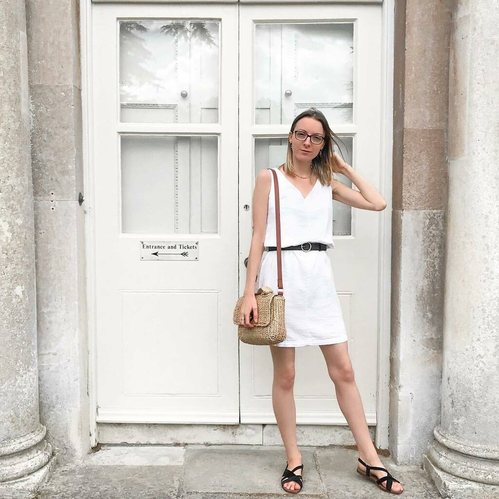 robyninstyle's tweet photo. Pro-tip if you like the dress worn backwards then wear it backwards ππ» dress is @nextofficial and so comfy
.
.
.
.
#sharewithnext #nextofficial #linendress #linendresses #whitelinen #whitelinendress #vneckdress #asseenonme #goldchain #basketbag #strawbag⦠https://t.co/cAQVfR7kuX https://t.co/b42VTWc8wQ