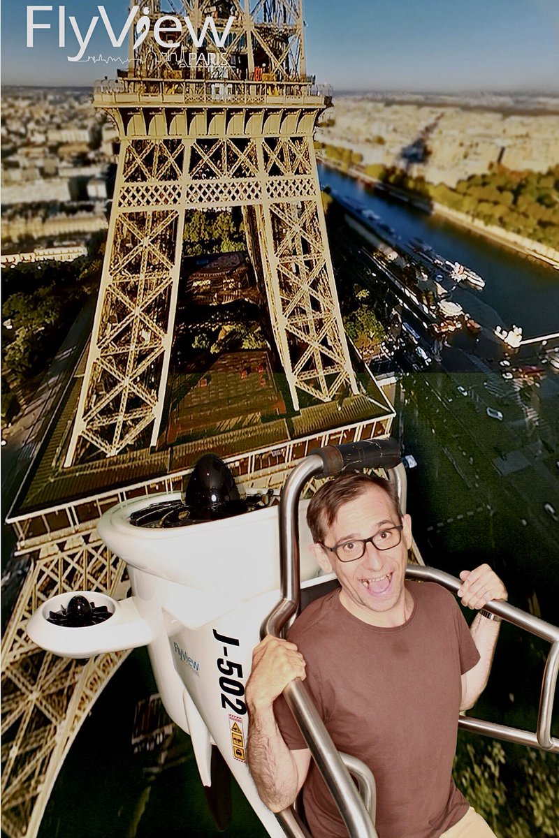 ErwanLeVexier's tweet photo. Petit tour vertigineux en jet pack au dessus de Paris. Vol sans encombre à part une panne moteur au dessus de la Tour Eiffel 🤣😅 et belle émotion en passant entre les tours de Notre-Dame. #flyviewparis #toureiffel #jetpack #360camera #drone #paris https://t.co/GSfQsijSp8