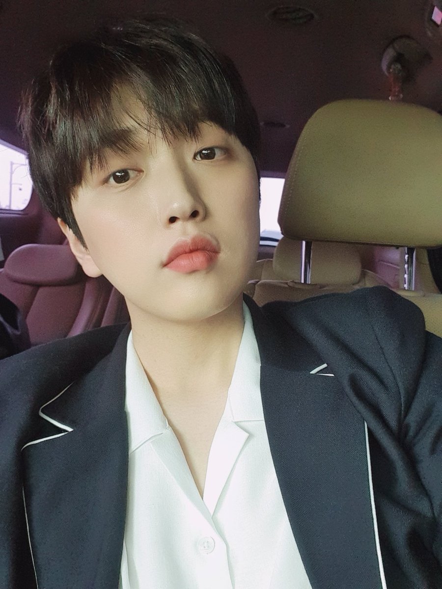 SANDEUL920320's tweet photo. 잘자요~~!!♡♡ https://t.co/794TukBjOK