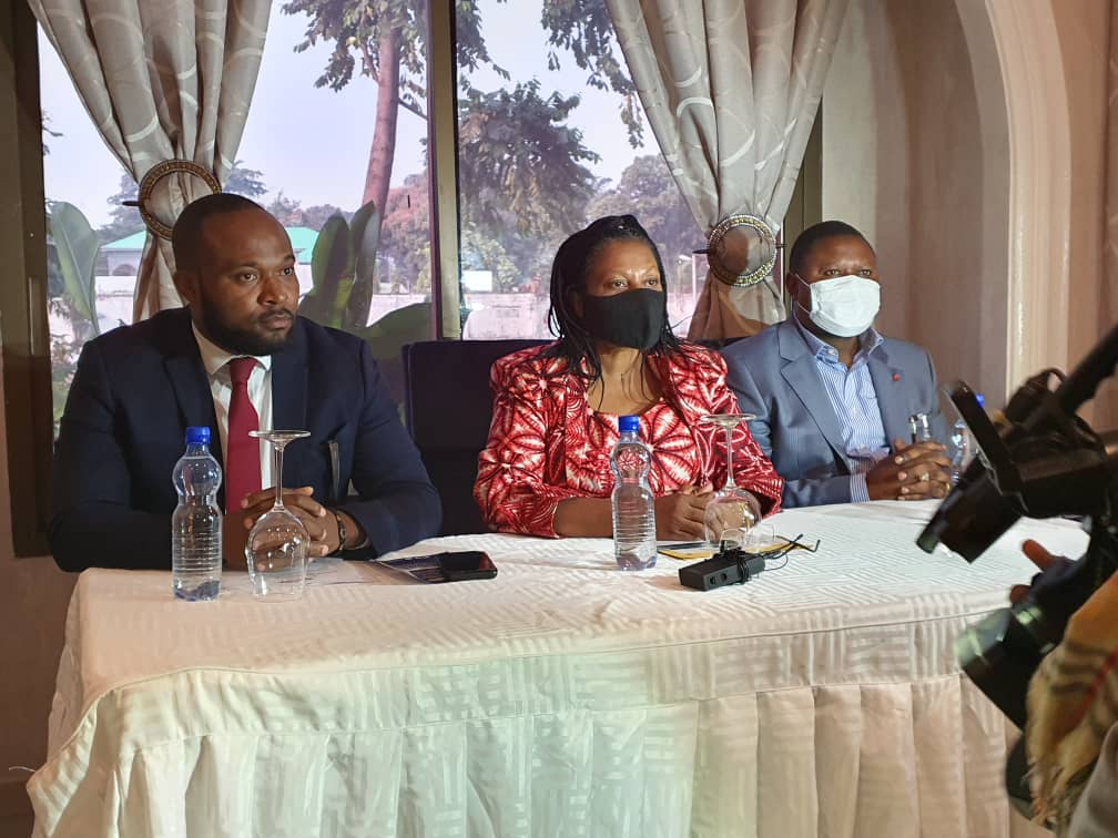 SpecialeYelu's tweet photo. Lancement de la campagne "To tombola Ndembo" avec @BobMakandalele de Grow Africa et Lambert Osango,président de l'#ADFCO qui sollicitent la contribution de tous les #congolais et de la #diaspora pour améliorer les cond. de travail et de vie de nos #footballeurs.Soutenons les 💪🏾🇨🇩 https://t.co/zkA3QHihYX