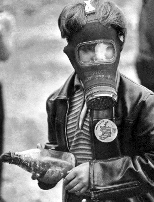 redbruts's tweet photo. Avui a mort Paddy Coyle. El nen famos per les seves fotos a la de Bogside ( Derry ) 1969
Que la terra et sigui lleu.
Aixo va per tu!!
https://t.co/6vgR3Lebxs https://t.co/s8lEbugCB9