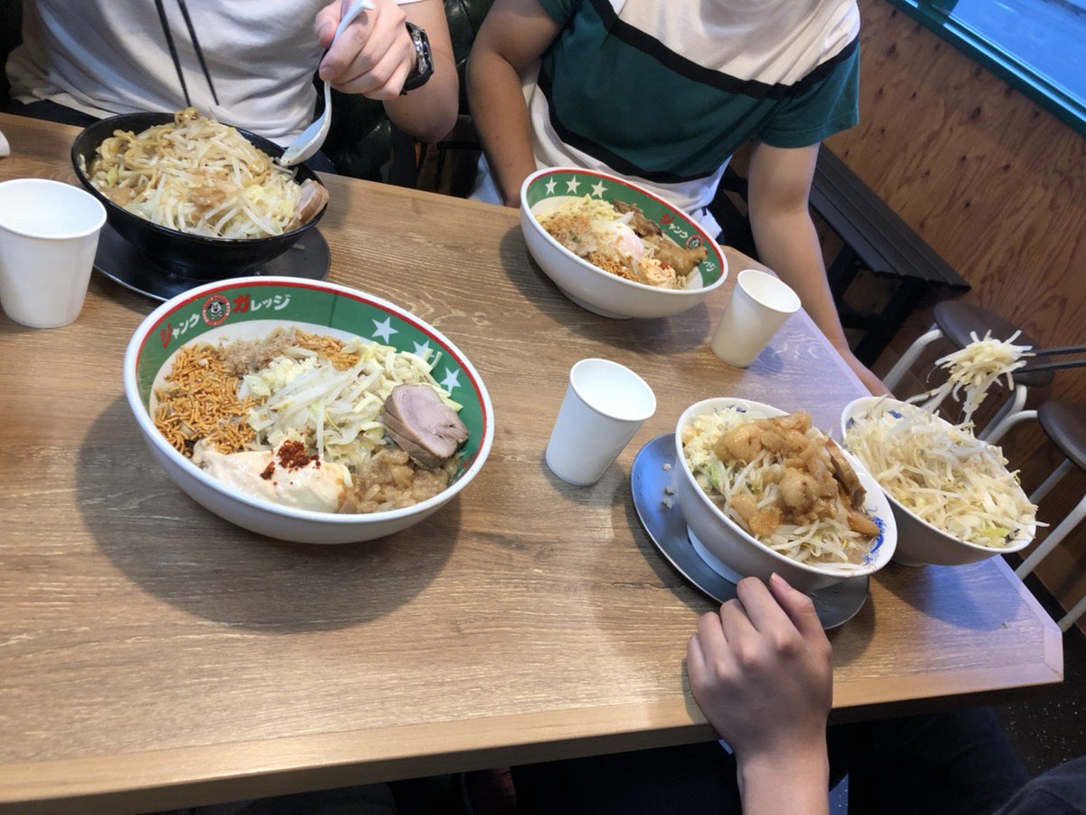 sota_87's tweet photo. BBQしに来たのにジャンガレ食べてる変な人たち最高に楽しい次回は高麗川で蝦夷パーティー https://t.co/w8SQo5VDQS