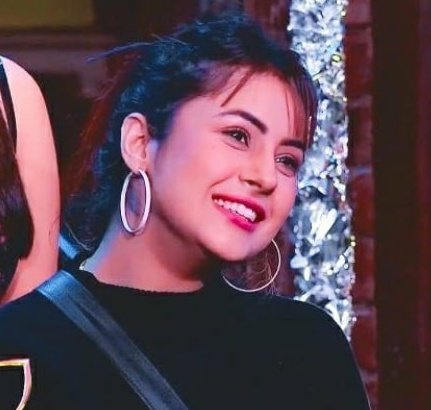 SheriSmoky's tweet image. If u force ur conditions on ur idol u can never be called a true fan. It's the idol's prerogative to decide with whom he would like to work &amp;amp; not! &amp;amp;  if you're unhappy with their choices then plz leave. Sidharth &amp;amp; Sana will surely get more organic &amp;amp; real fans 🤗

#BasYunHi