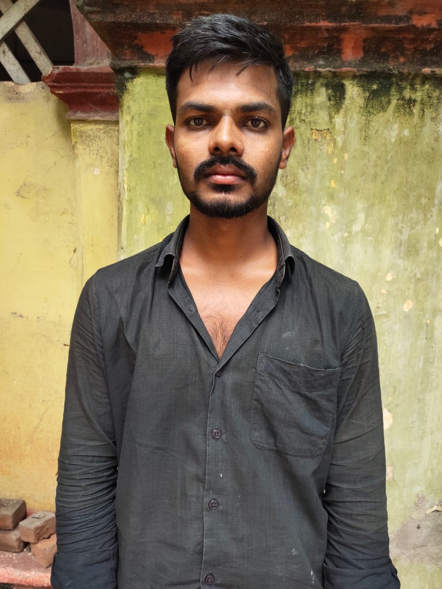 timesofindia's tweet photo. Telangana: Hyderabad City Police has arrested a man for posing as a COVID-19 recovered patient and cheating people in the guise of donating plasma and supplying antiviral medicine.
(ANI) https://t.co/xahg8eyeTS
