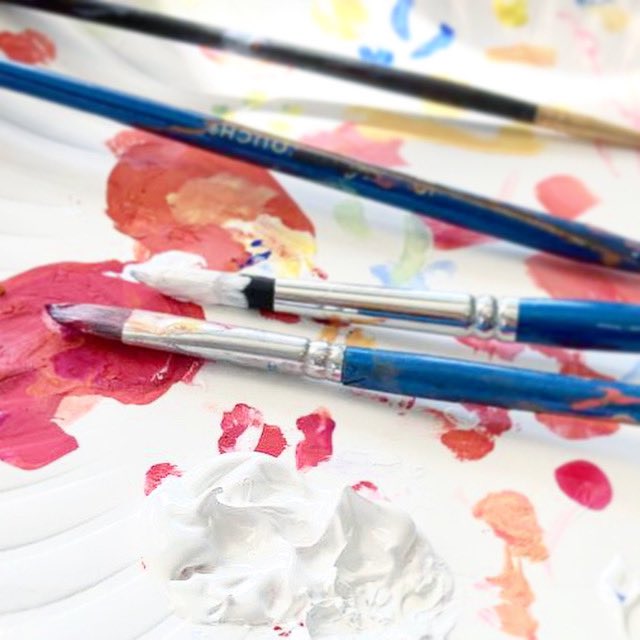 Cockatootulsa's tweet photo. Happy Monday, friends!! We are working on earrings and commissions (more details to come). 👩‍🎨 What fun things are you working on in these strange times? #mondaythoughts #artshop #tulsaart #funprojects #smallbiz #workfromhome https://t.co/B7XpJL0QBJ