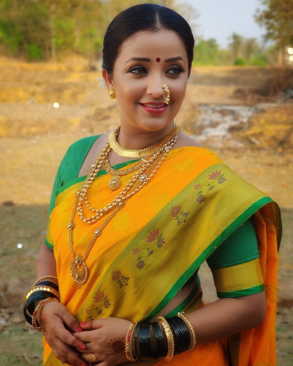 Marathi_Celebs's tweet photo. शेवंताचं स्वप्न पूर्ण होईल का ? 💗 रात्रीस खेळ चाले २ 💗
@ANemlekar
#ApurvaNemlekar #Shevanta #PatankarBai #RKC2 #RatrisKhelChale2 #ZeeMarathi #MarathiActress #MarathiCelebs .
.
.
For interesting entertainment updates, follow the page right now - @Marathi_Celebs . https://t.co/qJuSUjytCd