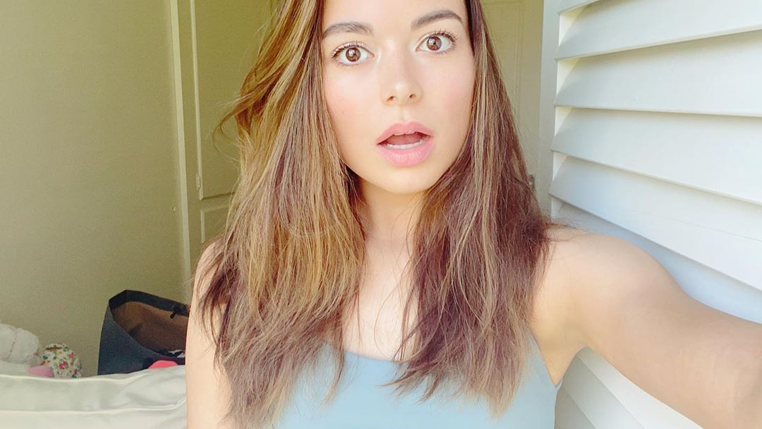 CosgroversMex's tweet photo. ¿Quieres ver algo extremadamente hermoso? Checa estás nuevas selfies de Miranda. 🤤😍
#MirandaCosgrove #Cosgrovers https://t.co/aEhFiDa2kb