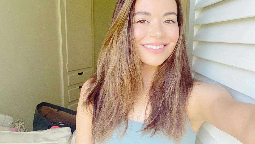 CosgroversMex's tweet photo. ¿Quieres ver algo extremadamente hermoso? Checa estás nuevas selfies de Miranda. 🤤😍
#MirandaCosgrove #Cosgrovers https://t.co/aEhFiDa2kb