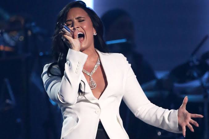 aerisante's tweet photo. You are an amazing woman.
You are a very strong woman.
You are inspiration.
#TurkeyLovesDemi https://t.co/8CDFJfqSDe