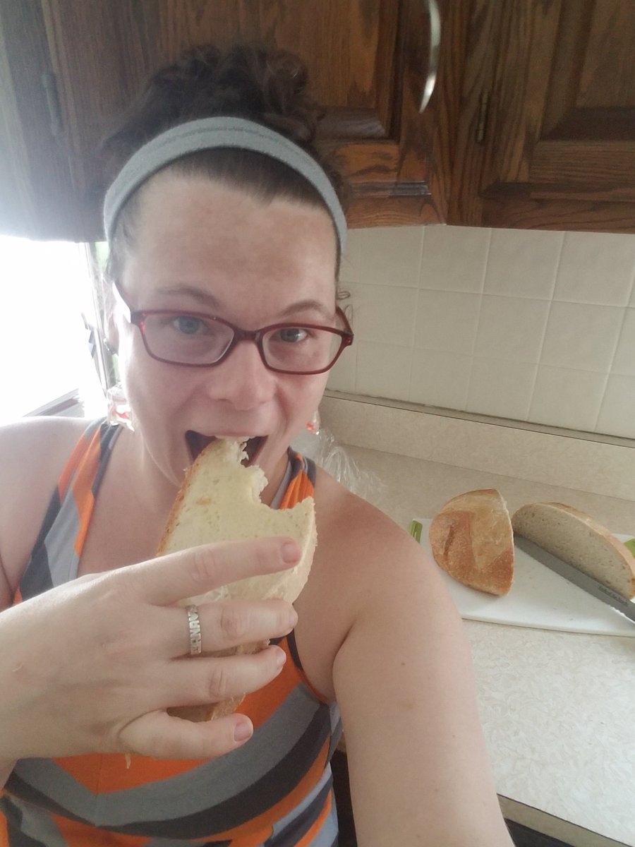 VisualDeyana's tweet photo. Nothing like fresh, hand delivered, homemade bread! Thanks Ian and congratulations on the new Art Teacher position at Elgin High School; looking forward to collaborating with you! #artteachergift #foodie #carbs4life https://t.co/jE21EJKpyt