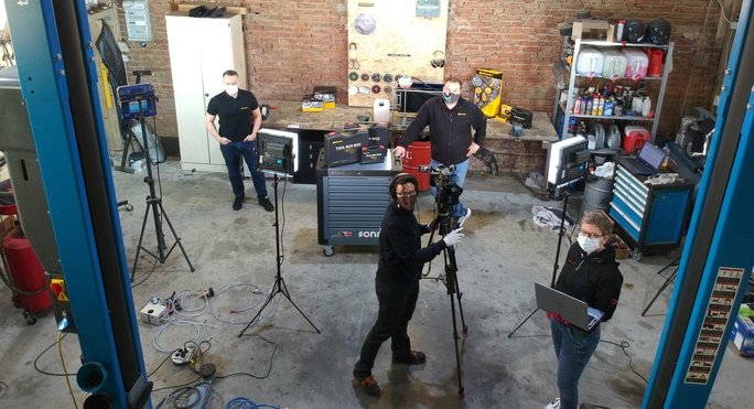 Conti_Industry's tweet photo. For more than 3 ½ years and with over 588 videos and two million views on YouTube, our #WatchAndWork tutorials have been part of our #Automotive #Aftermarket service offering. #WeMoveTheWorld https://t.co/WvI5Edh0Dk