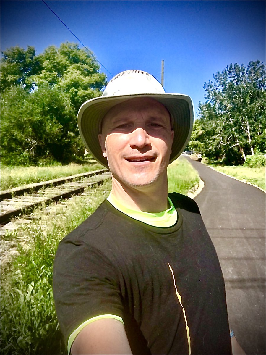 fatTireBikeBoy's tweet photo. You must wear a @highlevelline t-shirt when cycling the new trail connecting 106 Street to the 83 Ave bike lanes! #YegBike https://t.co/KO8R3kb2pt