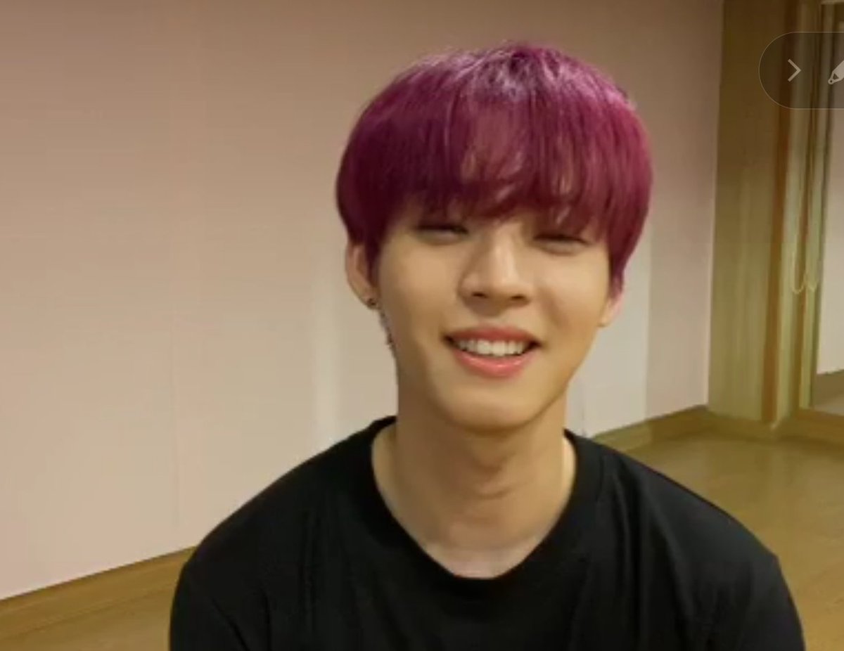 he was smiling & laughing at the Fuse's jokes/puns the whole live Seungjunah we can't see your face 