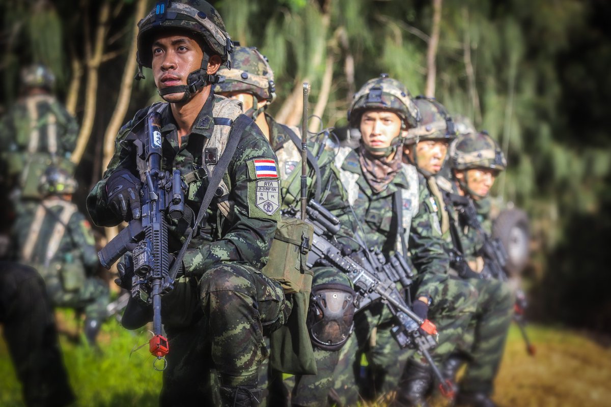 USARPAC's tweet photo. #LightningForge20, the teamwork between our @25thID and our allies, the Royal Thai Army are proving to be a well oiled machine.
@USEmbassyBKK @INDOPACOM @USArmy #LF20 #RoyalThaiArmy https://t.co/ipieZcFOtN