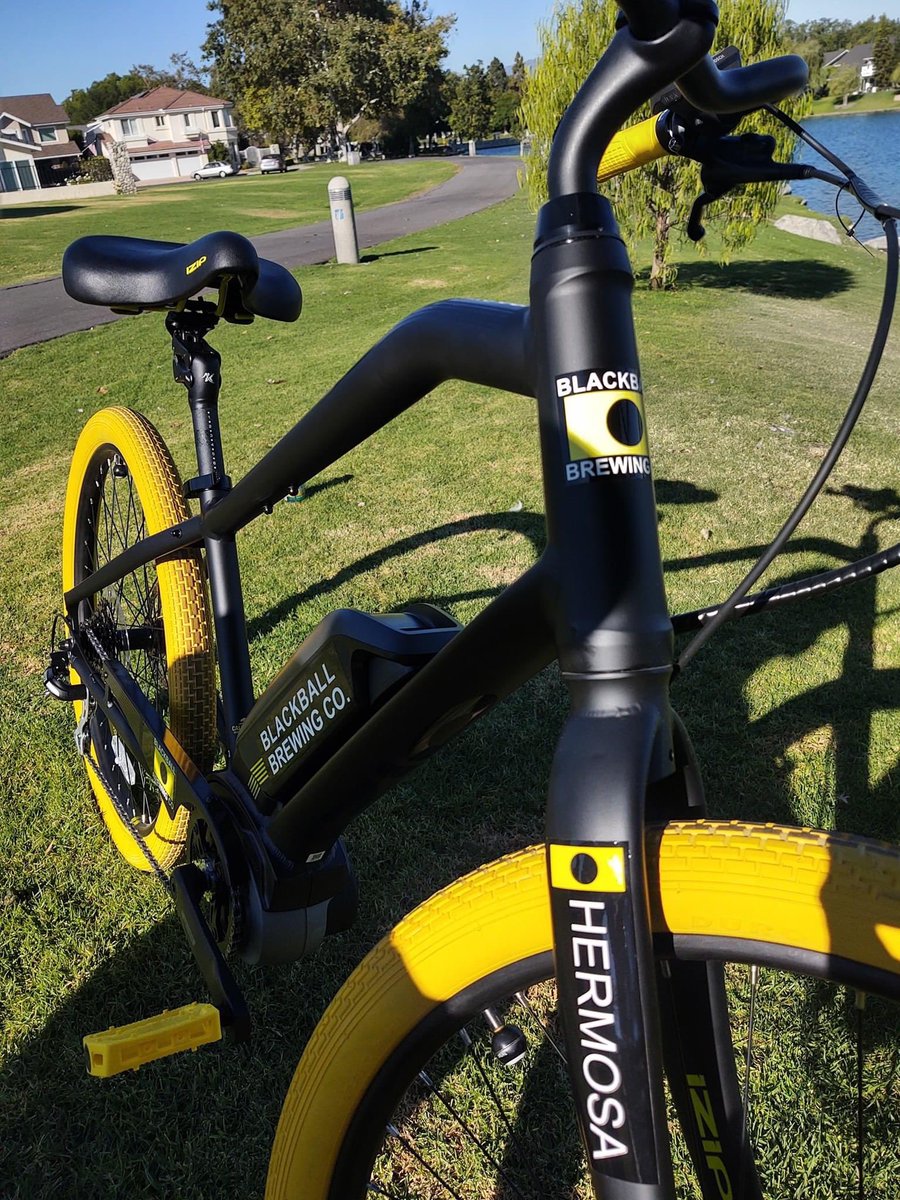 Groove_EBikes's tweet photo. Latest addition to Groove E-Bikes Groove E-Lineup is the the BlackBall Brewing Co. custom design.  Taking the IZip Zuma Luxe 2.0 to the next level!

#blackballbrewing #GrooveEBikes #IZip #IZipUSA #SteveBruce #Bosch #BoschUSA #ResponsibleRiding #StayGroovy #SouthBayVitalSigns https://t.co/lYN11cgaJ0