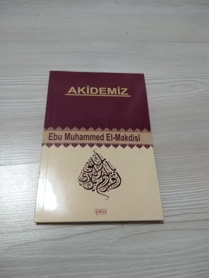balag40's tweet photo. السلفية الوهابية القتالية 
تترجم كتبها إلى اللغة التركية
ليخترقوا المجتمع
( السني الحنفي الماتريدي)
وينشروا بين شبابه  
التبديع والتكفير 
بتحفيظ أطفالهم نواقض الإسلام
حتى يتحولوا إلى قنابل متحركة
تفجر المساجد بذريعة أنها ضرار
وتقتل الأقارب بذريعة الردة
تماما كما فعلوا بسورية https://t.co/z2Ly1kWJlG