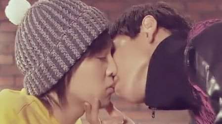 jiyong's only on-screen real kiss