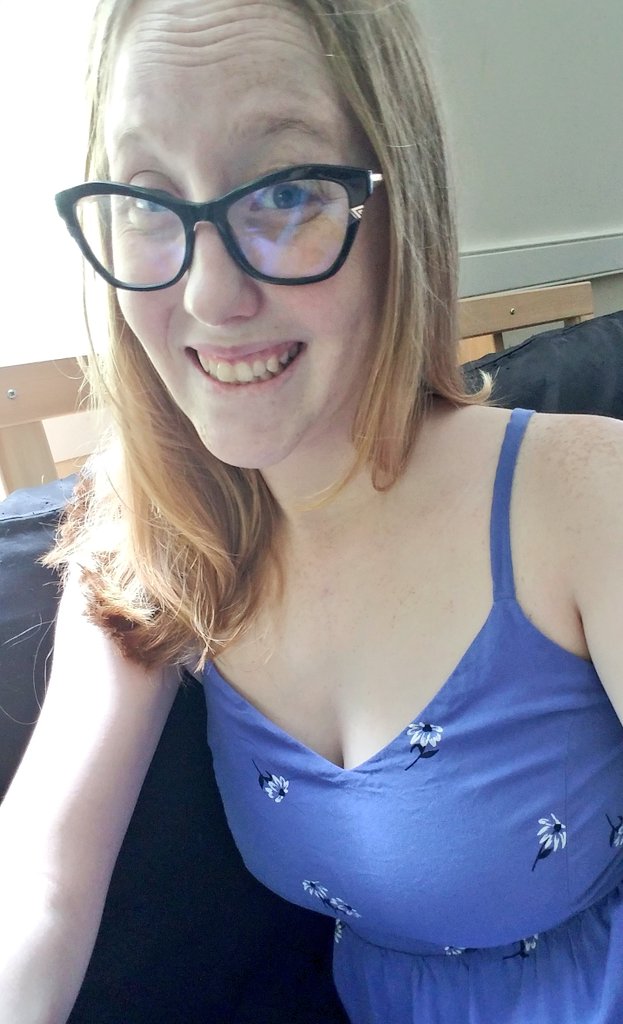 FrigginFreckled's tweet photo. Flyaways? Don't care. 
Stress acne? Part of the life now. https://t.co/ho733UKuwh
