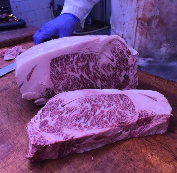 intlmeatmarket's tweet photo. Now THAT's a steak! Kobe beef, straight from Japan!
📸: @joemann4000
#internationalmeatmarket #tbt #butchergoals #astoriaqueens #30ave #bestbutchersintown #butchersthatcare #steaks #kobe #whatsfordinner https://t.co/zbcmdO5xo6