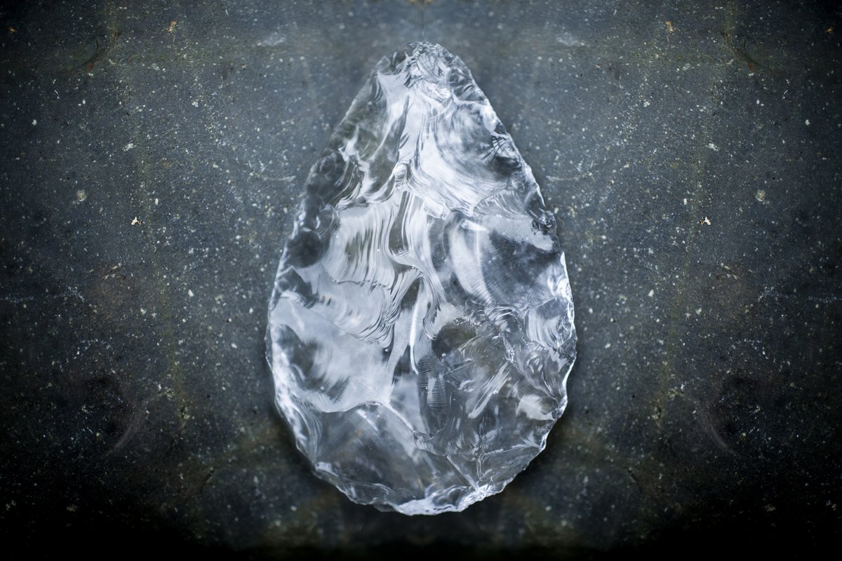 ancientcraftUK's tweet image. Happy to say that I am now offering glass handaxes in the AncientCraft Shop. These artefact specials are made of thick glass using stone &amp;amp; antler hammers in the same way my flint replicas are. Perfect for any archaeology enthusiast! Check it out here: ancientcraft.co.uk/product-page/g…