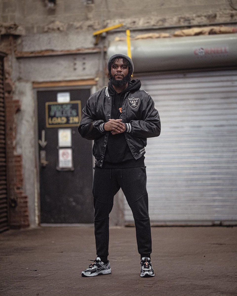 MultiAlumni's tweet image. First off, I'm the country of the countriest, Mississippi bitch, what you know about that country shit? #KRITZWUZHERE 

📸: @_therealsig_