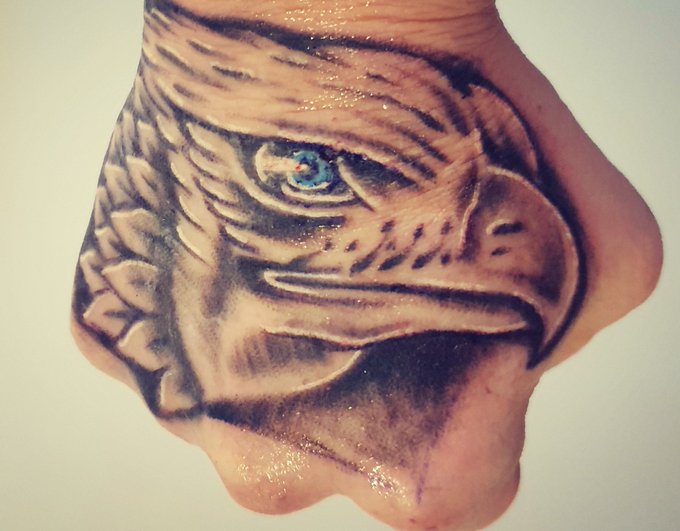 Love it 😍 #loveit #newtattoo #tattoos #inkedgirls #Eagles https://t.co/AOb2JzYnpb<a href="/tag/loveit"class="tags">#loveit</a><a href="/tag/newtattoo"class="tags">#newtattoo</a><a href="/tag/tattoos"class="tags">#tattoos</a><a href="/tag/inkedgirls"class="tags">#inkedgirls</a><a href="/tag/eagles"class="tags"><span>#eagles</span></a>
