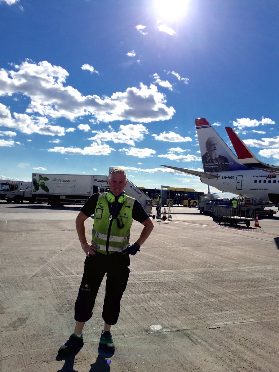 celticswede's tweet photo. I’m a bit wonky on this one #LoadMasterLife ✈️ ARN Stockholm ... lots going on 30 min turn around very sweaty😅😅🏴󠁧󠁢󠁳󠁣󠁴󠁿🇸🇪🇪🇺 https://t.co/Ls2f68h1iJ