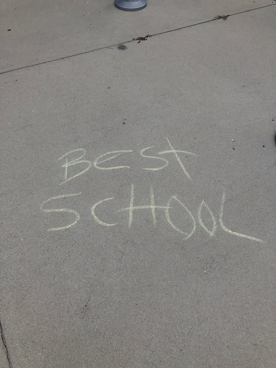 Norman_Rays's tweet photo. As I walked up to campus today I was greeted with these sweet messages from our #Reaganray community! This made my Monday! #1LISD https://t.co/zxKBr4fSvr