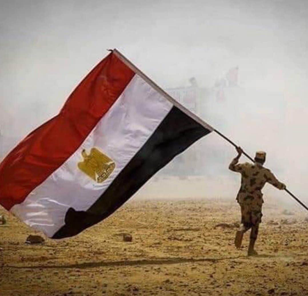 MahmoudAzaam12's tweet photo. #كلنا_الجيش_المصري 
100 million Egyptians ... one man, one heart. https://t.co/iWFCLzQDzc
