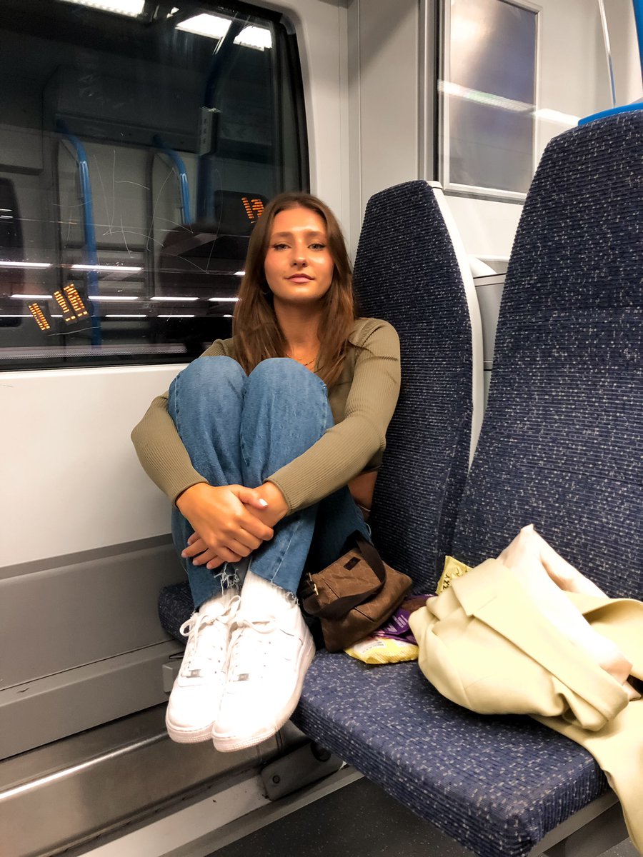 char__barker's tweet photo. ☺️ https://t.co/VLY35TfGHw