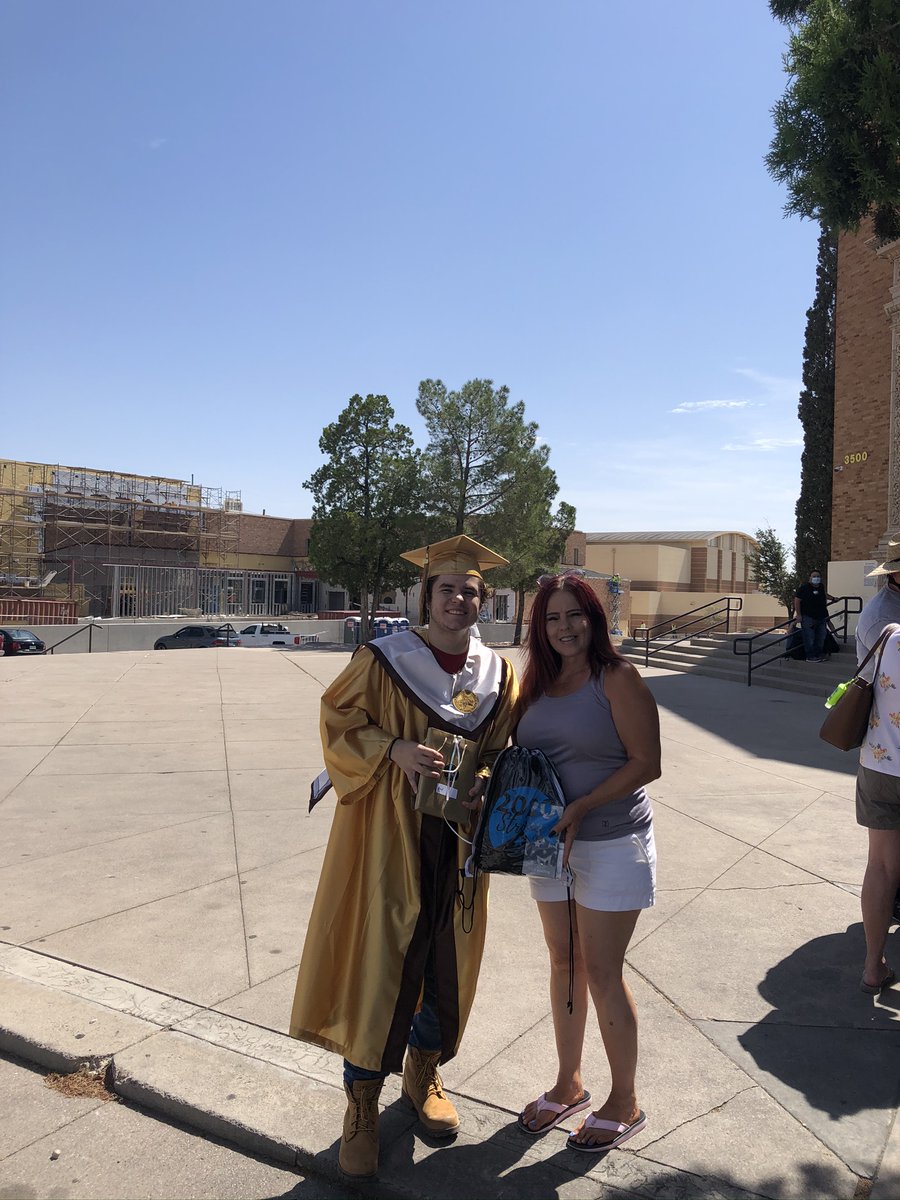 cynsationalcynd's tweet photo. AHS Summer Graduates π§βππΎ They may have chosen a different path, however the end of the journey was the same, an Austin High School Class of 2020 Graduate ππ§βππ€ as well as our May graduates who had picked up their diplomas yetπΎπΎ #ahspanthers #ahsclassof2020 https://t.co/L2Hb6H4px7