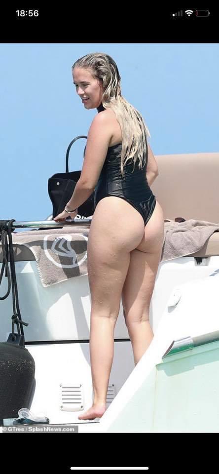 MancGirl_'s tweet photo. Just heard a vile newspaper has been slagging @mollymaehague’s figure! I actually don’t get it! I would kill to have  her figure! Cheeky VILE TWATS! 🤬 https://t.co/R1dToBOzqn