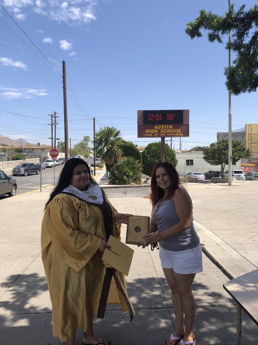 cynsationalcynd's tweet photo. AHS Summer Graduates π§βππΎ They may have chosen a different path, however the end of the journey was the same, an Austin High School Class of 2020 Graduate ππ§βππ€ as well as our May graduates who had picked up their diplomas yetπΎπΎ #ahspanthers #ahsclassof2020 https://t.co/aEzcB2zQPX