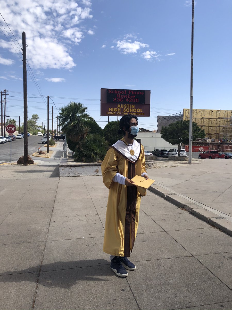 cynsationalcynd's tweet photo. AHS Summer Graduates π§βππΎ They may have chosen a different path, however the end of the journey was the same, an Austin High School Class of 2020 Graduate ππ§βππ€ as well as our May graduates who had picked up their diplomas yetπΎπΎ #ahspanthers #ahsclassof2020 https://t.co/oLLBpyvTVs