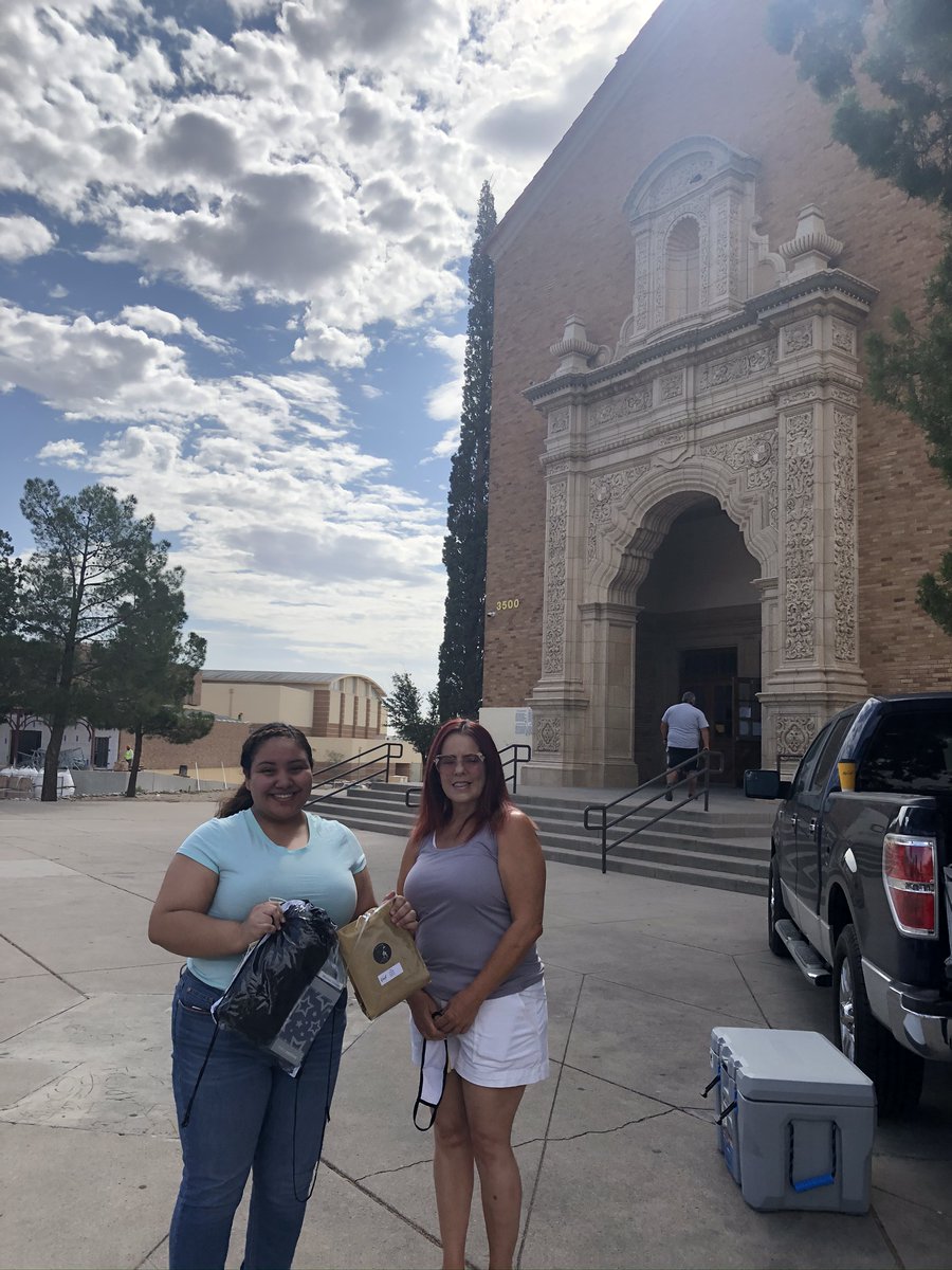 cynsationalcynd's tweet photo. AHS Summer Graduates π§βππΎ They may have chosen a different path, however the end of the journey was the same, an Austin High School Class of 2020 Graduate ππ§βππ€ as well as our May graduates who had picked up their diplomas yetπΎπΎ #ahspanthers #ahsclassof2020 https://t.co/f1nQg5ZLnJ