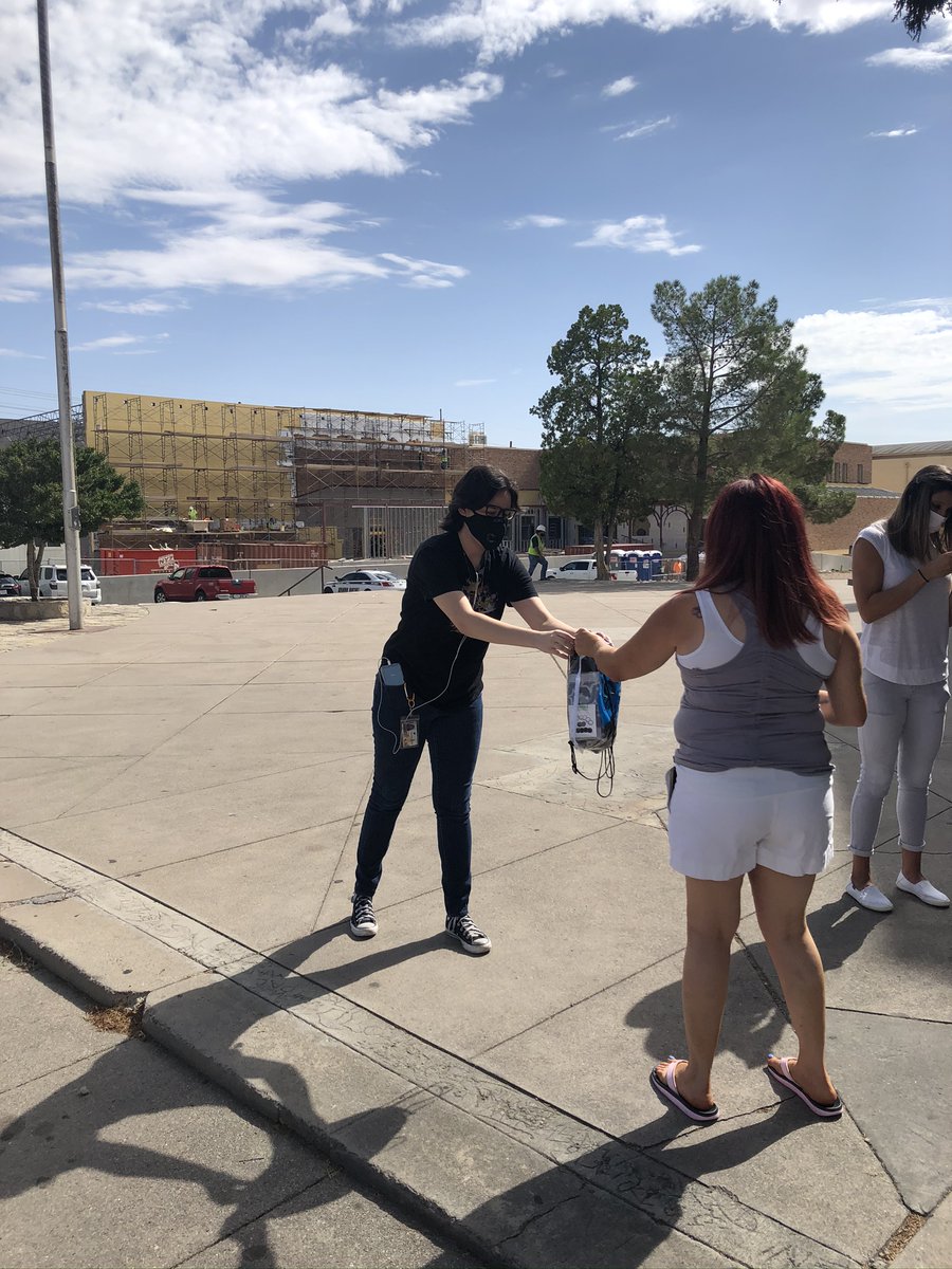 cynsationalcynd's tweet photo. AHS Summer Graduates π§βππΎ They may have chosen a different path, however the end of the journey was the same, an Austin High School Class of 2020 Graduate ππ§βππ€ as well as our May graduates who had picked up their diplomas yetπΎπΎ #ahspanthers #ahsclassof2020 https://t.co/f1nQg5ZLnJ
