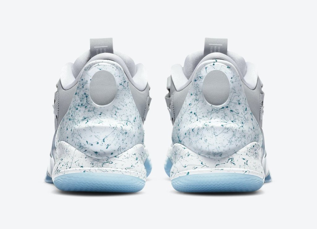 gpt_news012's tweet photo. 【Nike Adapt BB 2.0】
🔸Nike Adapt BB 2.0の新色
“Mag”が登場!
🔸発売日:未定
🔸価格:$400
#バッシュ #バスケ #NIKE #ナイキ #スニーカー #SNKRS #Adaptbb #bashsokuhou https://t.co/7YAD8x7ePi
