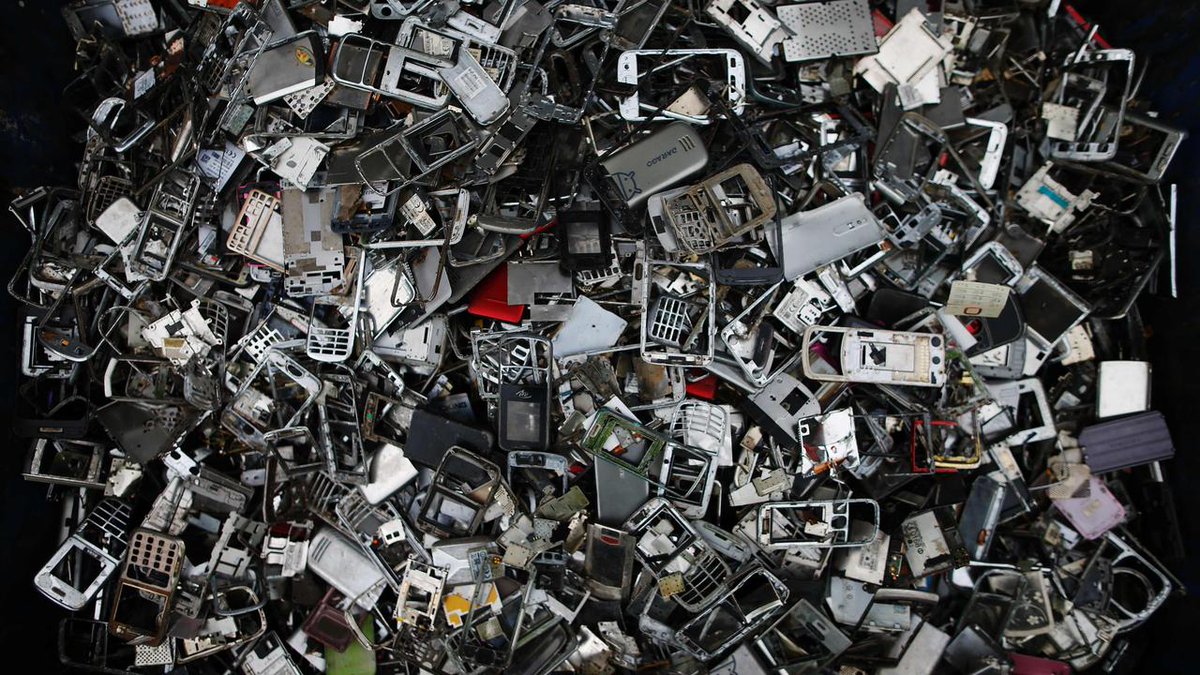 MobileMuster1's tweet photo. Some useful resources on e-waste for schools and teachers which includes the latest international statistics backed by the United Nations University.📊 #educhat #ewaste 
https://t.co/nBX5EinMUk https://t.co/t4kAOCph9q