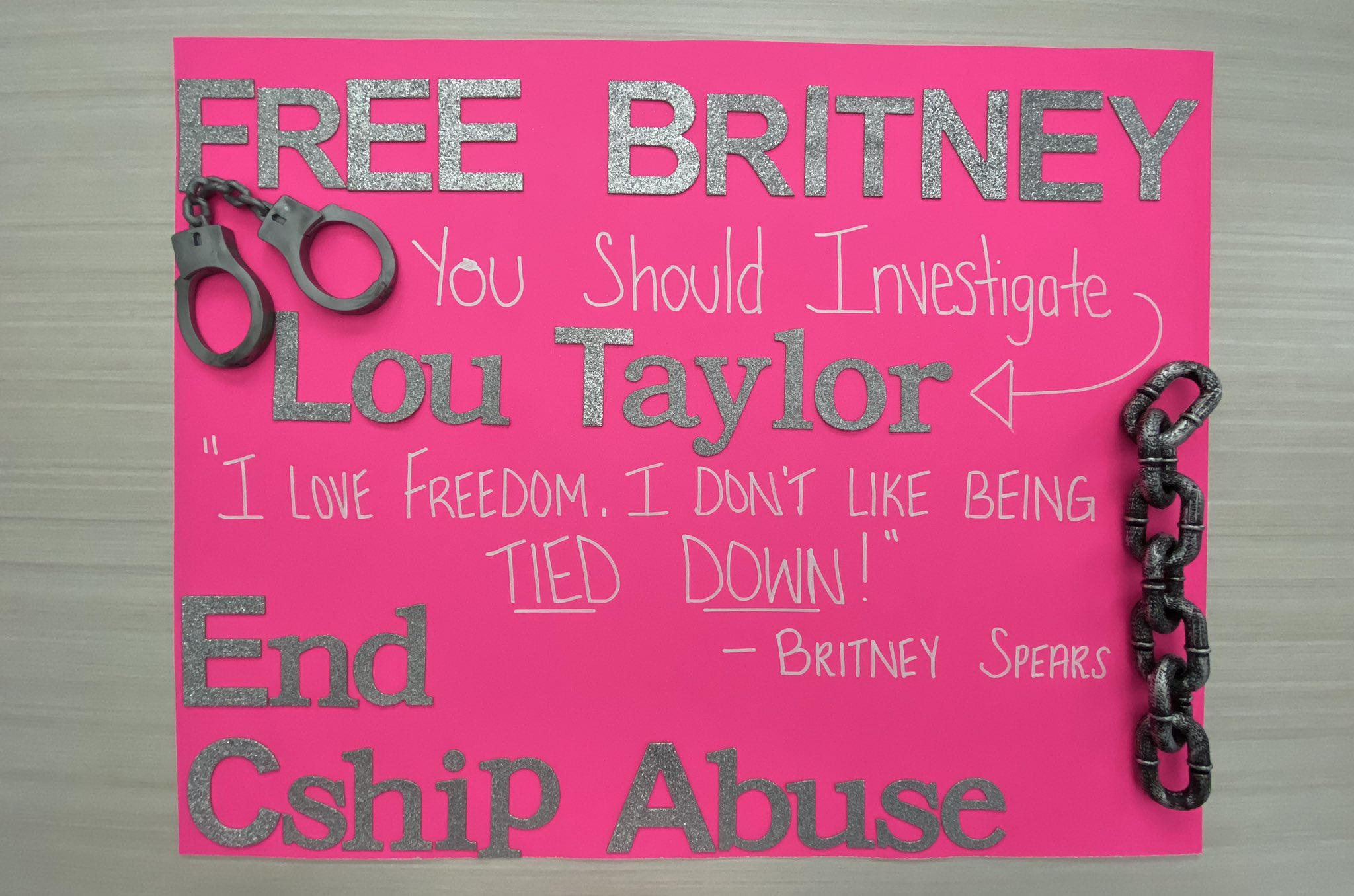 EdZ3l_2UcAEPIn7?format=jpg&name=large