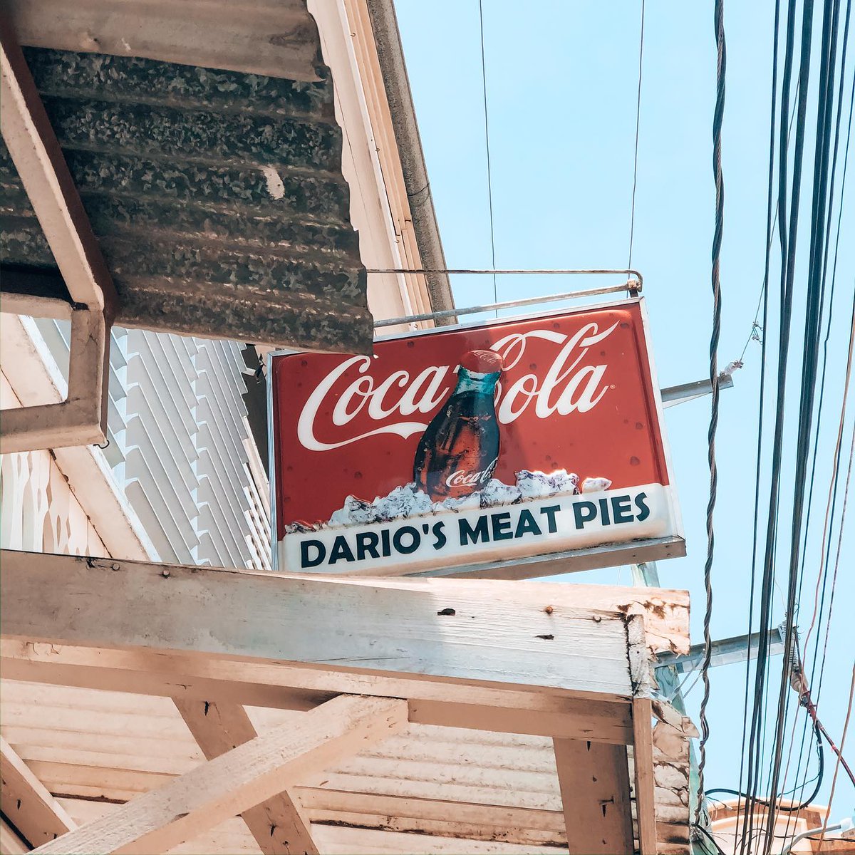 ROEmingBelize's tweet photo. There are no fast food chains in Belize. But there are many shops selling delicious local favorites - Darios is popular for meat pies! What was your favorite #wheninbelize https://t.co/uAGQMsvKeW