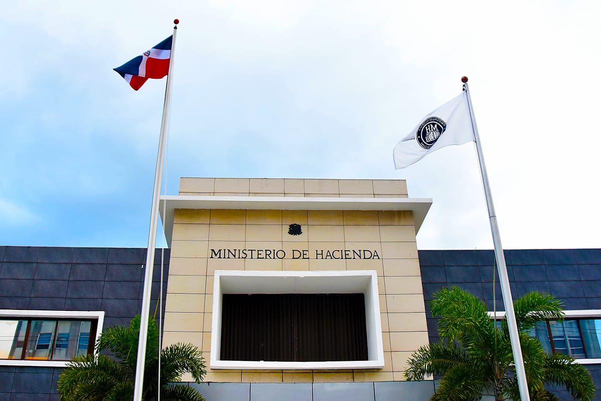 MinHaciendard's tweet photo. Los pagos de los beneficiarios del programa Quédate en Casa y del Fondo de Asistencia al Empleado (FASE) correspondientes a la segunda quincena del presente mes se producirán a partir del próximo viernes 24 de julio. https://t.co/9huR6bl2HA