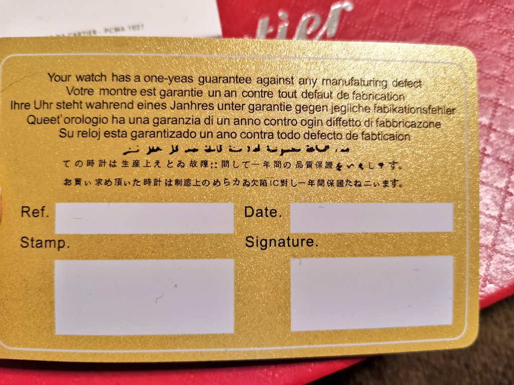 JapanWatchLabo's tweet photo. メルカリで買ったカルティエがバキバキのコピー品で草生える。日本語むちゃくちゃ。ギャランティカードから箱まで全てがコピー品。皆様ご注意を。 https://t.co/en2EbiY8yG