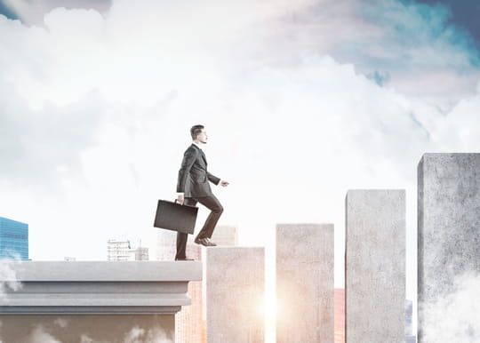 gael_bertin's tweet photo. Cela vous étonne? Le #cloud profite à fond de la crise du Covid-19 : le secteur enregistre un chiffre d'affaires global de 31 milliards de dollars sur la période, en hausse de 34% en un an! @ericdebray @sebbourguignon #DigitalTransformation 
https://t.co/qEMvA1Hp19 https://t.co/l7Sg0Kl6fO