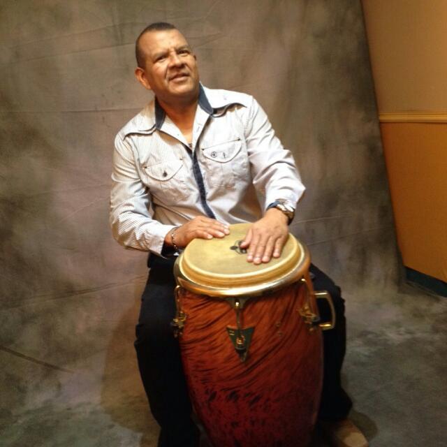 itimbonco's tweet photo. Sesión de Fotografía con las congas. https://t.co/wvs8IstRVn