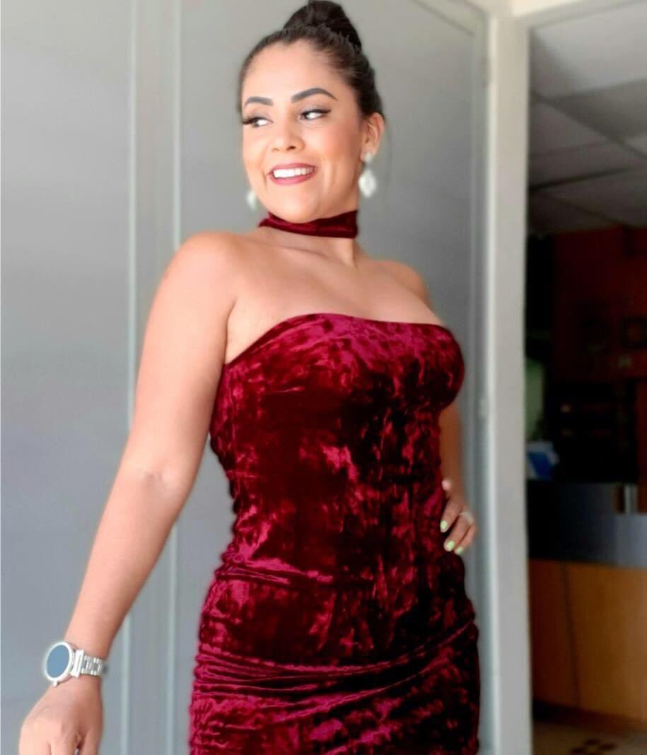 lafieraveracruz's tweet photo. Excelente inicio de semana mis amores #cecyrodriguez y ya estoy al aire en el 94.1 FM de tu radio 🚨📻 https://t.co/1bBb2cQXF3